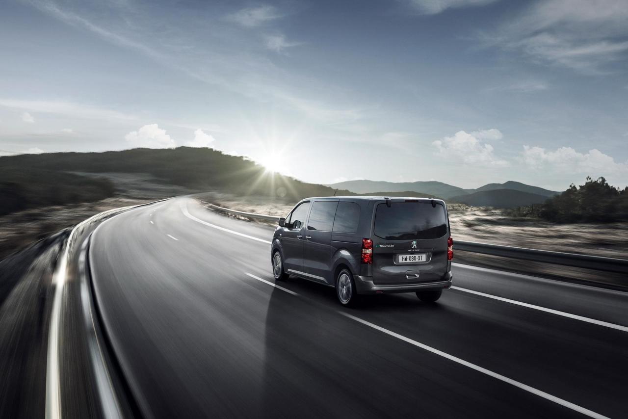 2021-peugeot-e-traveller-3.jpg