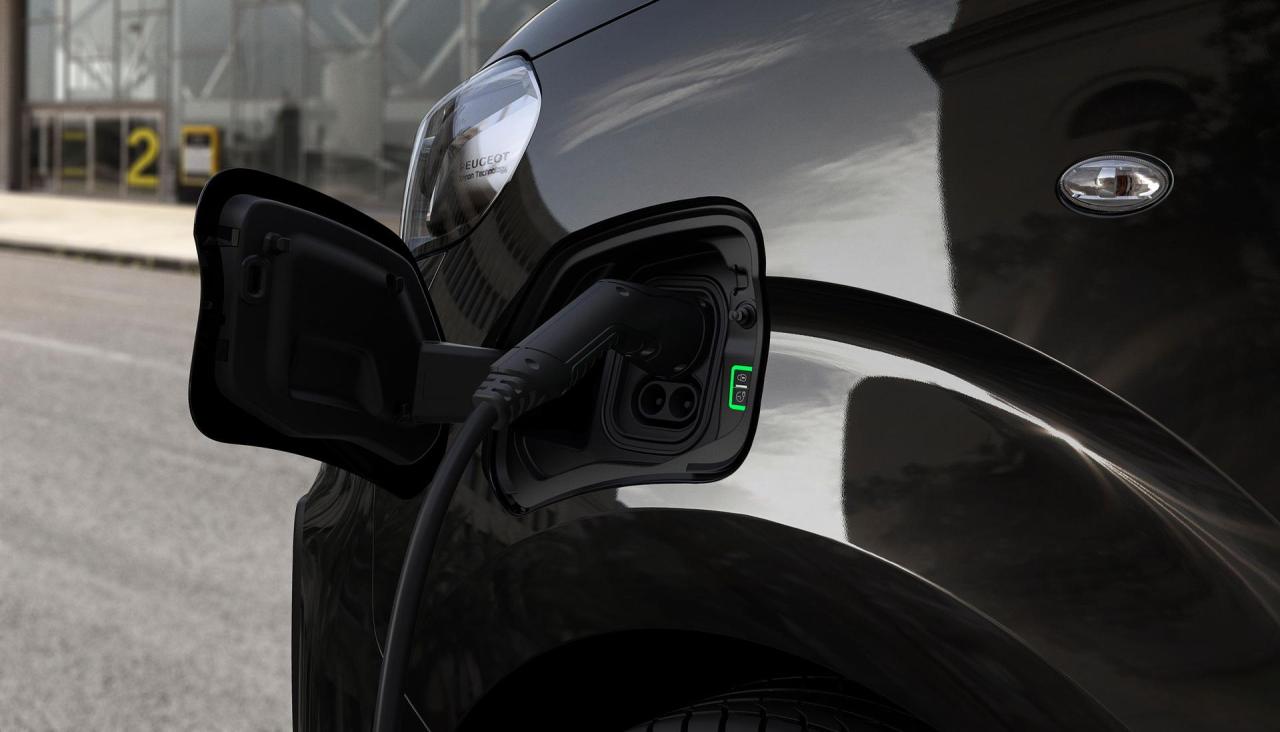 2021-peugeot-e-traveller-4.jpg