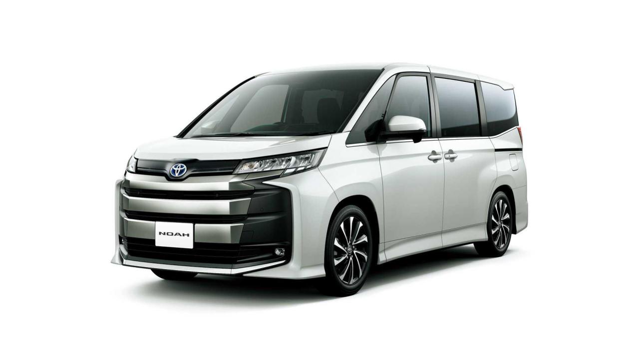 2022-toyota-noah-jdm.jpg