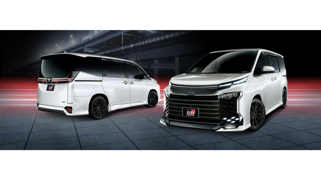 2022-toyota-voxy-with-trd-parts.jpg