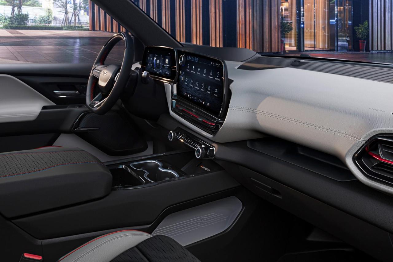 2024-Chevrolet-Silverado-EV-16.jpg