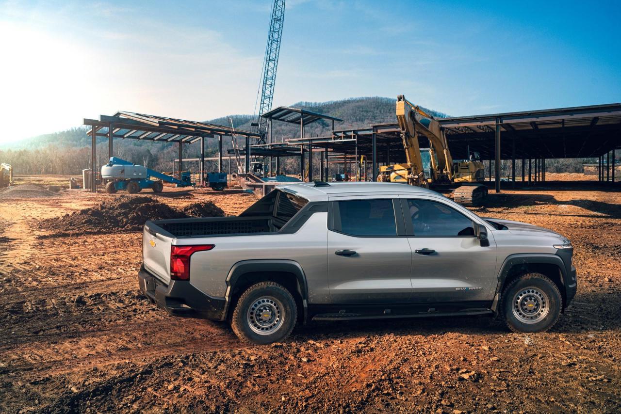 2024-Chevrolet-Silverado-EV-27.jpg