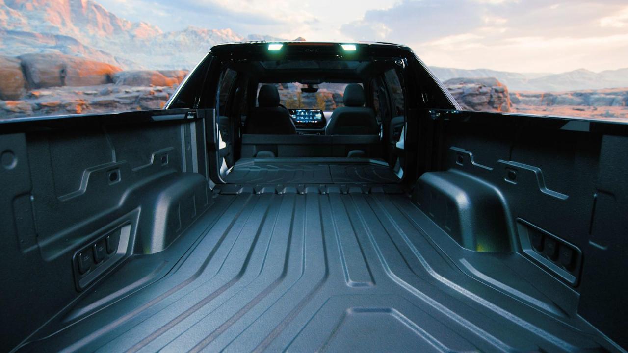 2024-Chevrolet-Silverado-EV-4.jpg