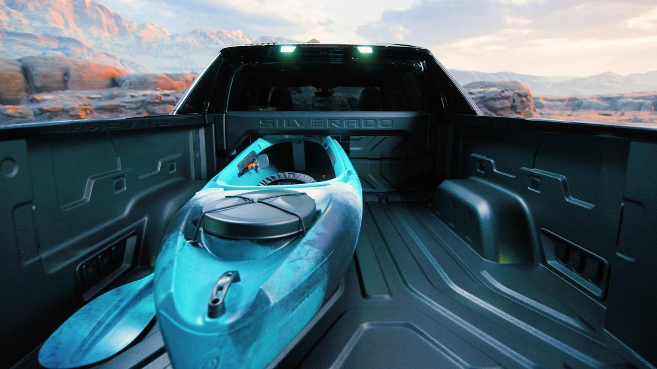 2024-Chevrolet-Silverado-EV-6.jpg