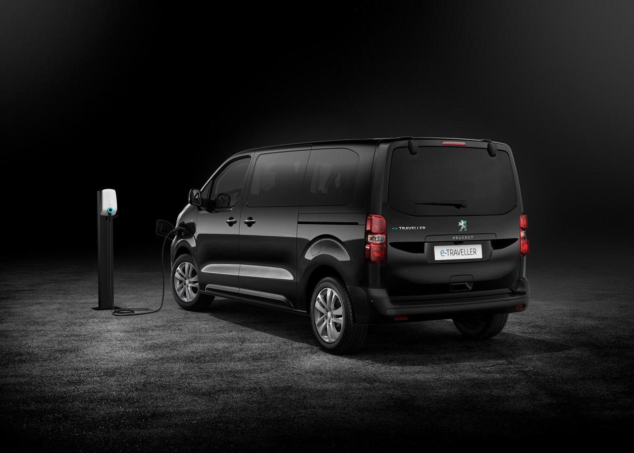 2021-peugeot-e-traveller-2 (1).jpg