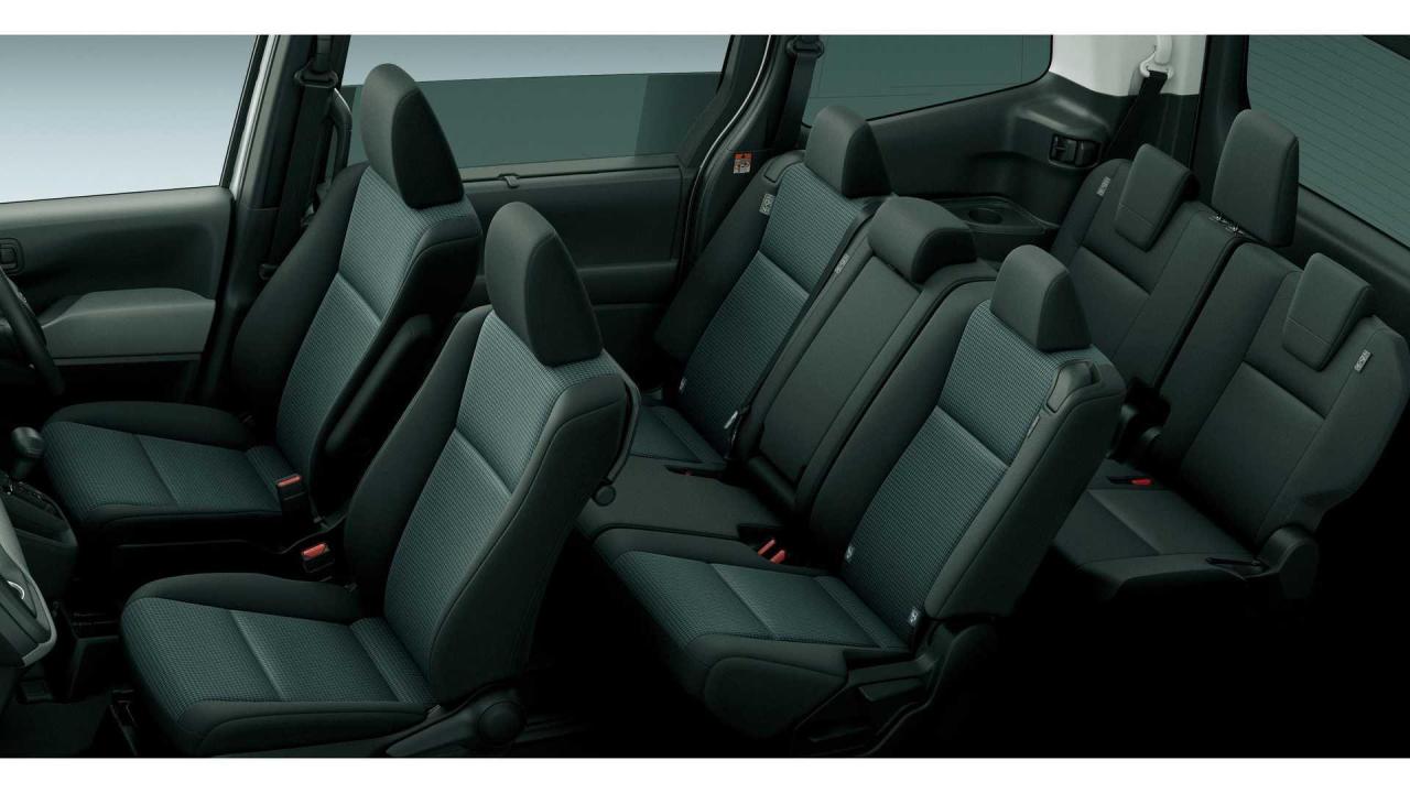 2022-toyota-noah-jdm (12).jpg