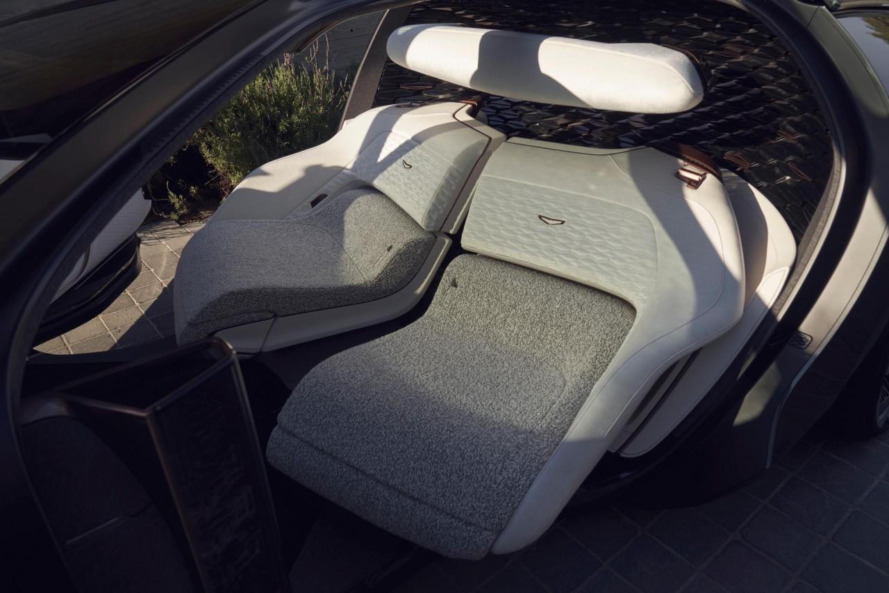 Cadillac-InnerSpace-Concept-22.jpg