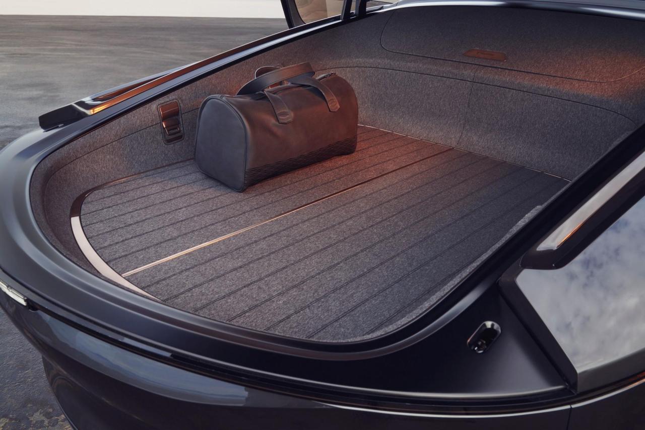 Cadillac-InnerSpace-Concept-24.jpg