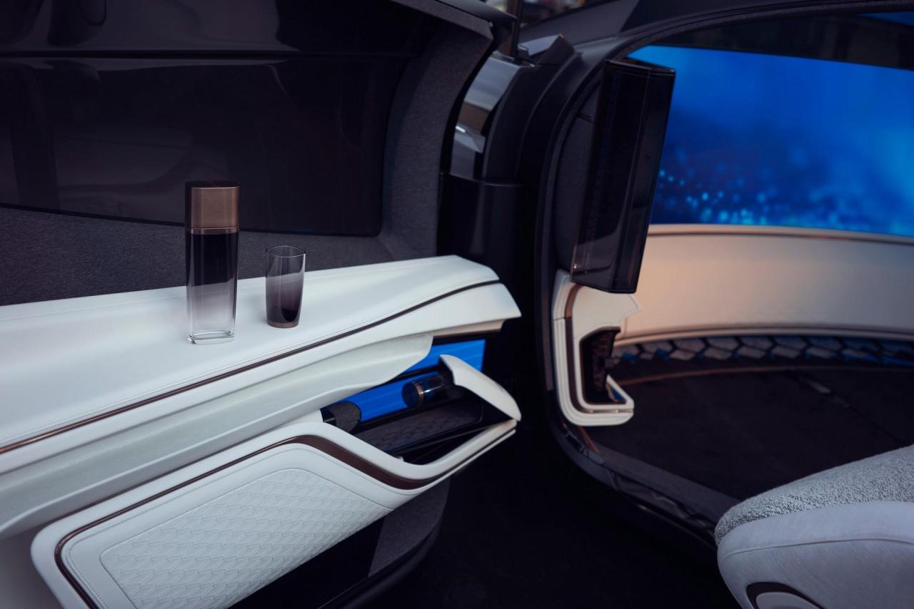 Cadillac-InnerSpace-Concept-26.jpg