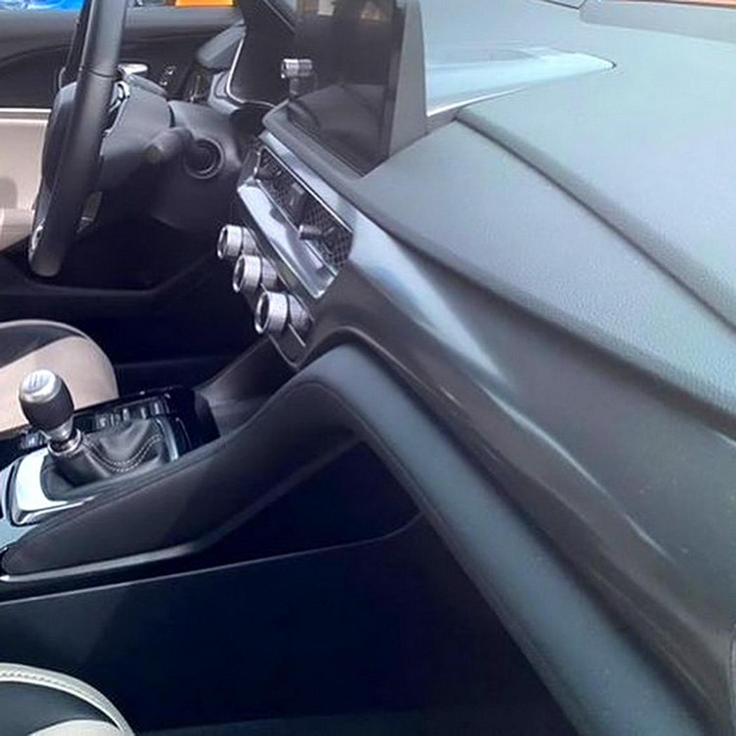 acura-integra-interior-leaked-2-copy.thumb.jpg.362cb8854ab660042ecfee2b27b57b3c.jpg