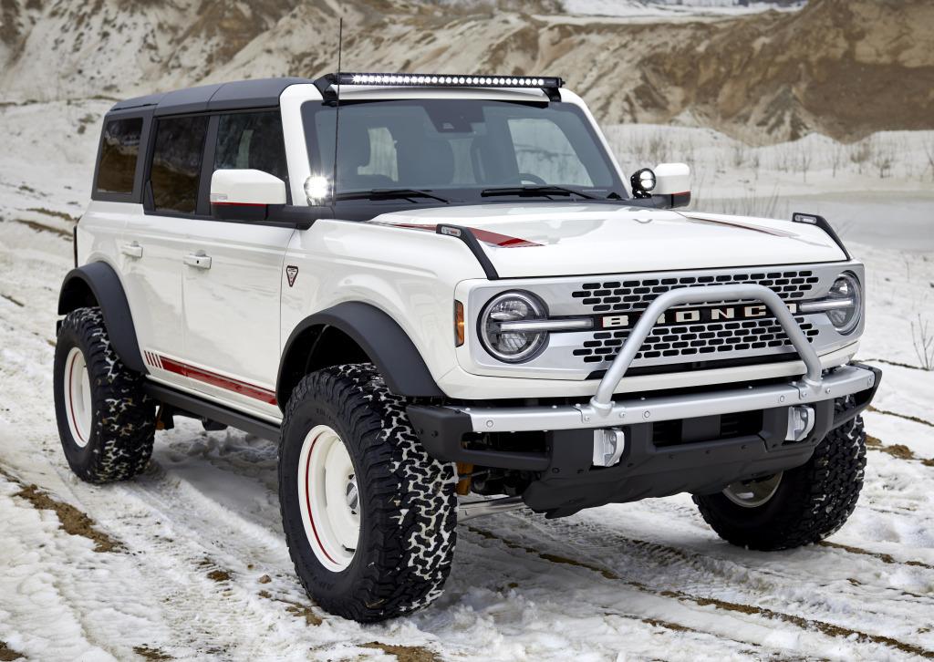 ford_bronco_pope_francis_center_first_edition_014e00d315ec0f8a.jpg.6dea3331769999a43e50911858ec0791.jpg