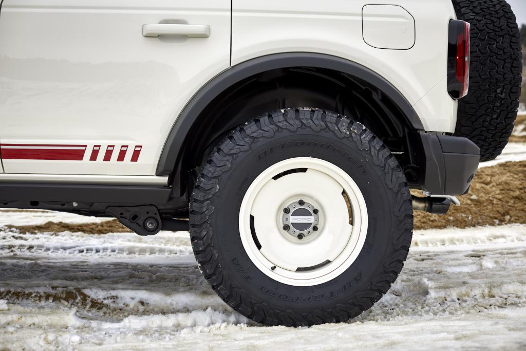 ford_bronco_pope_francis_center_first_edition_1.jpg.772973b7c4d6d13c001cff19fa07149e.jpg