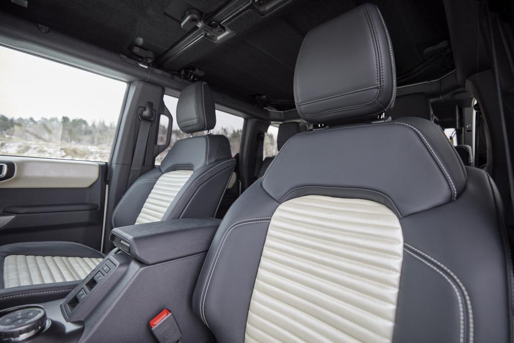 ford_bronco_pope_francis_center_first_edition_4.jpg.9efb9b8a308a13e9797cc5499528f0c4.jpg