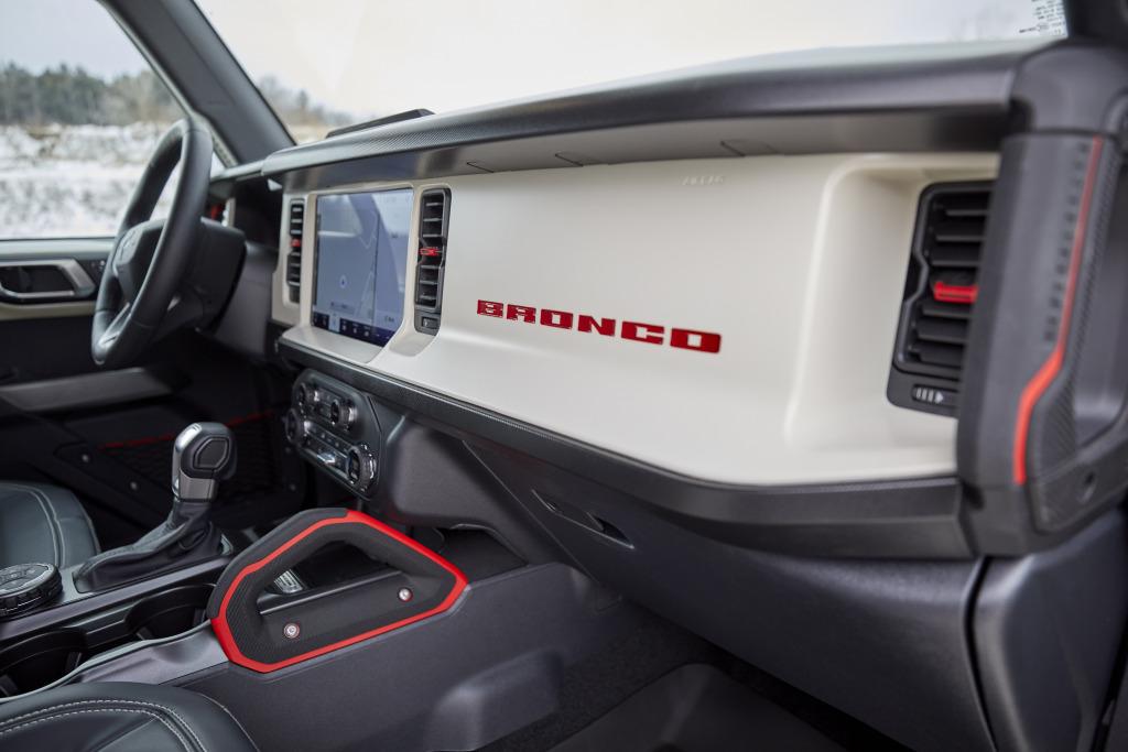 ford_bronco_pope_francis_center_first_edition_75.jpg.c3e268acfb9a83a4c71e4d84096f1c84.jpg