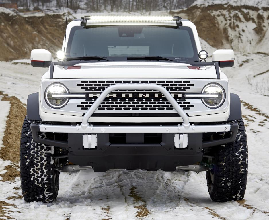 ford_bronco_pope_francis_center_first_edition_7_062f02ec0e310b9f.jpg.67f99702cdd1cd5e17e850bf66bd6a09.jpg