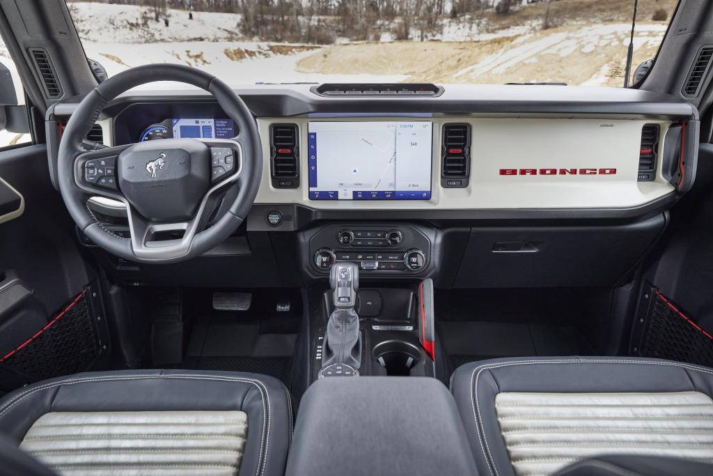 ford_bronco_pope_francis_center_first_edition_8.jpg.ad8ca2b38cb0bdfa6fb4af91e167a93a.jpg