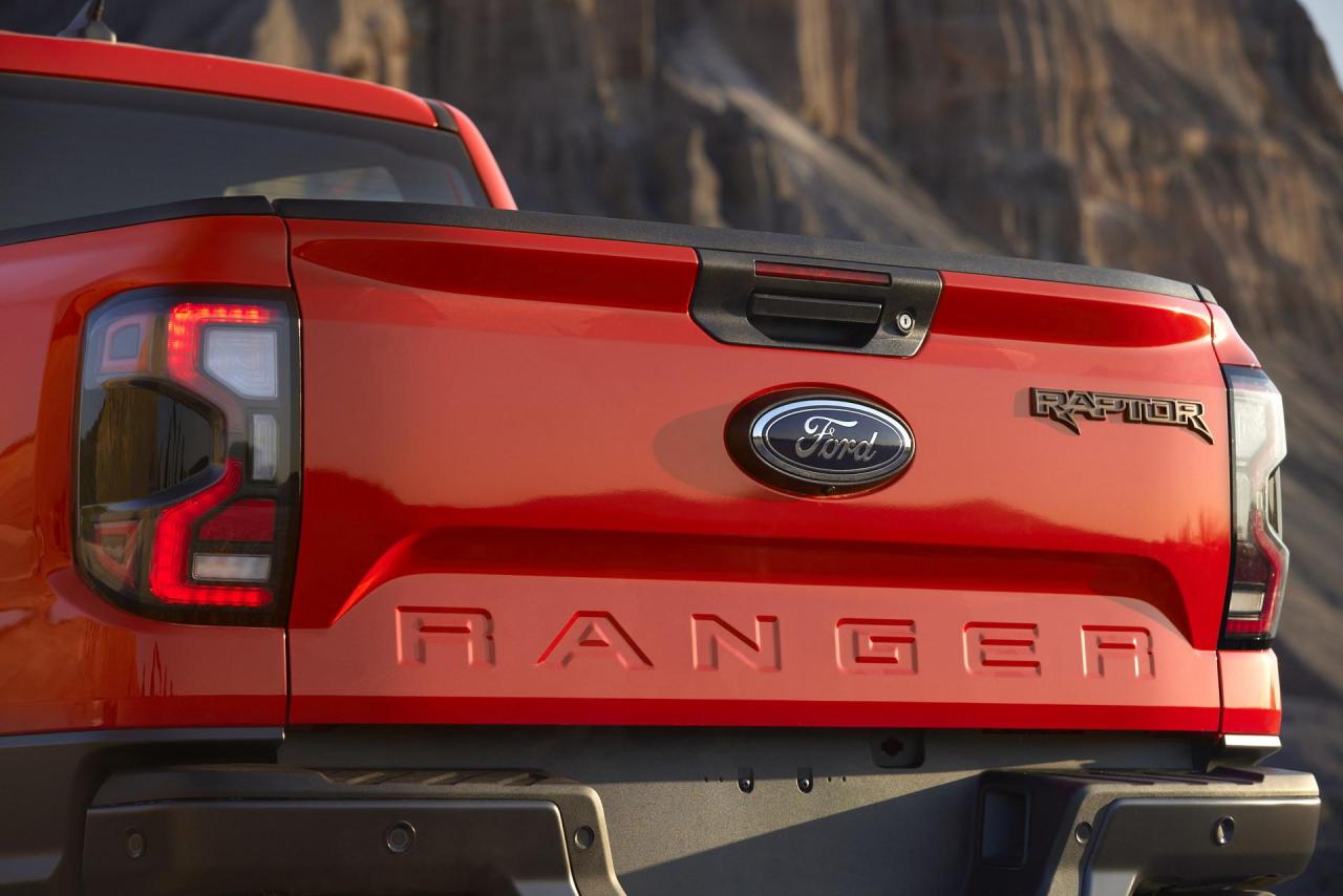 2022-Ford-Ranger-Raptor-8.jpg