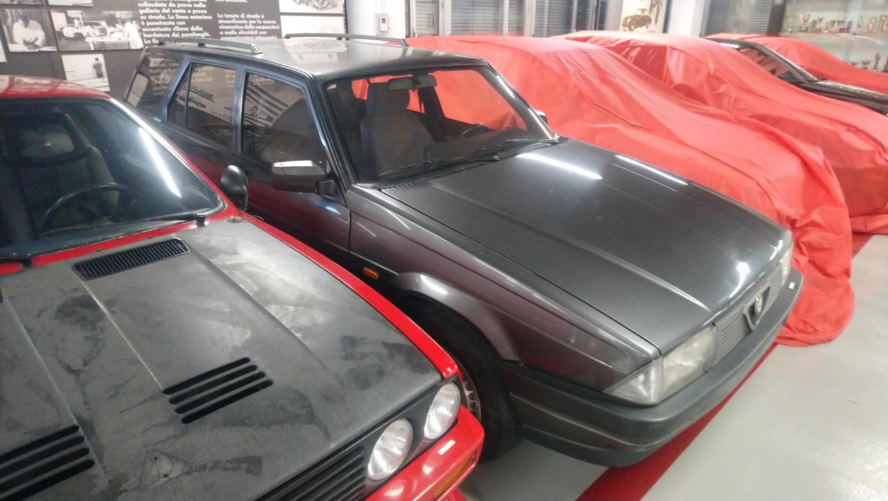 Alfa Romeo 75 SW 2.5 V6 Iniezione Prototipo 1986 (6).JPG