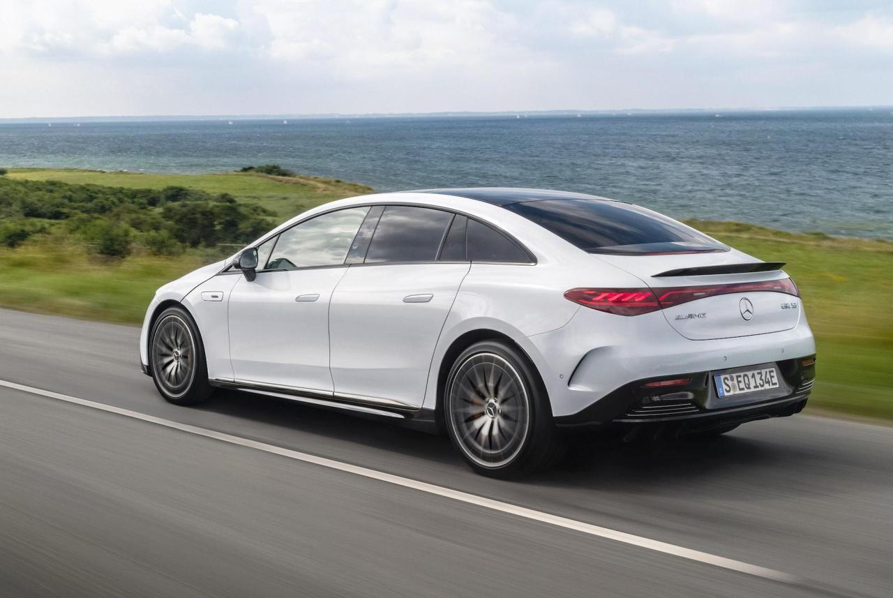 AMG-EQE-53-00006.jpg