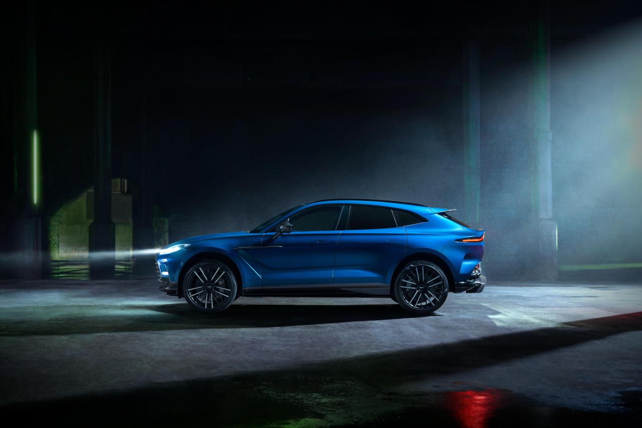 Aston_Martin_DBX707_04.thumb.jpg.1ed0bae97f23c0b163c680e170625d63.jpg