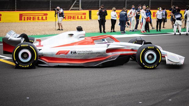 Formel-1-Auto-2022-1-1-Modell-GP-England-Silverstone-169Inline-a38fdcfb-1814662.jpg.b2aee4ce6719007da135c0d4f051404f.jpg