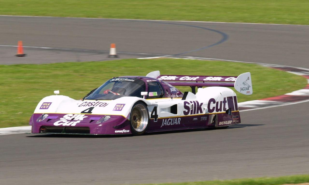 Jaguar_XJR-11_3.thumb.jpg.579dcc7a9ff4a13f0c8d7df7cbe43176.jpg
