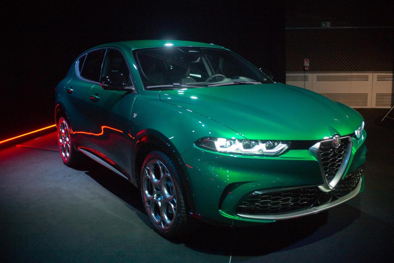 S0-presentation-video-alfa-tonale-le-suv-de-la-relance-704120.thumb.jpg.00cdca3ad2ad29e50737e3dfb9b61977.jpg