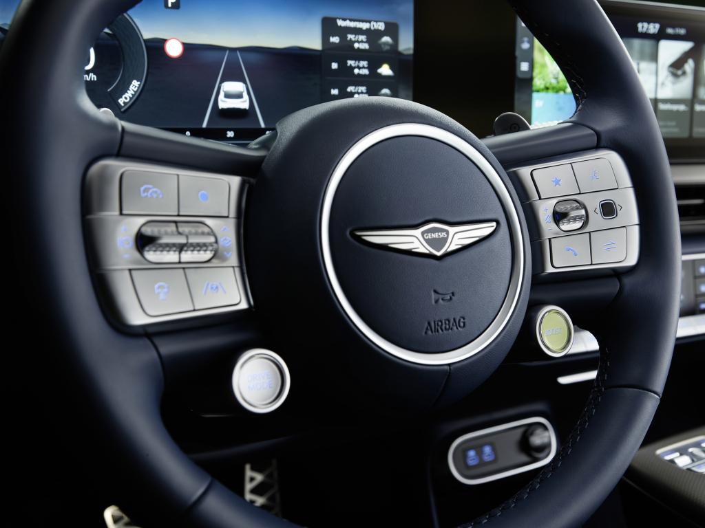genesis_gv60_47.jpg.de2166c9dcc5445f08d67eb20c4e3f18.jpg