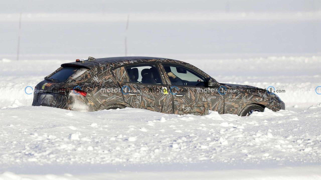 2023-maserati-folgore-grecale-spy-photo (7).jpg