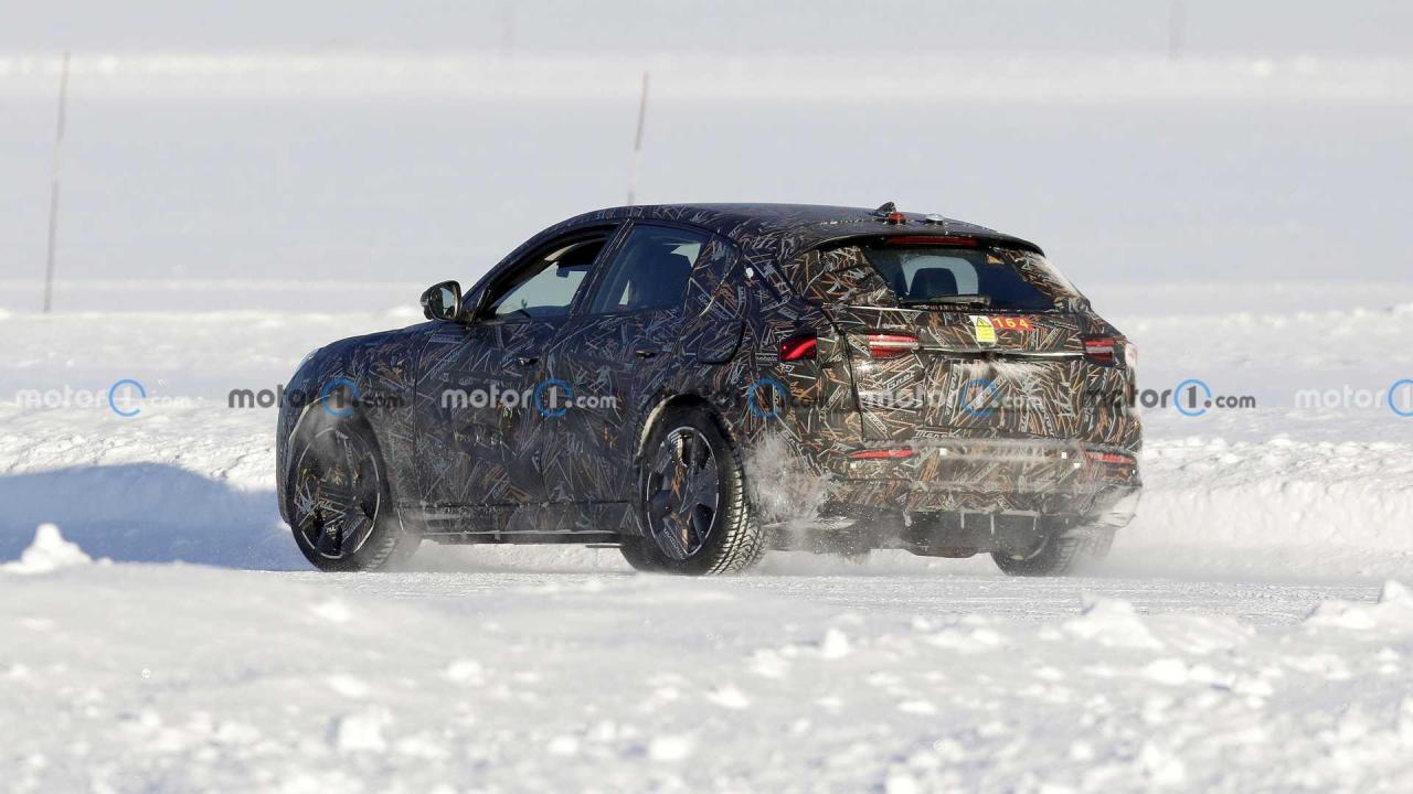 2023-maserati-folgore-grecale-spy-photo (16).jpg