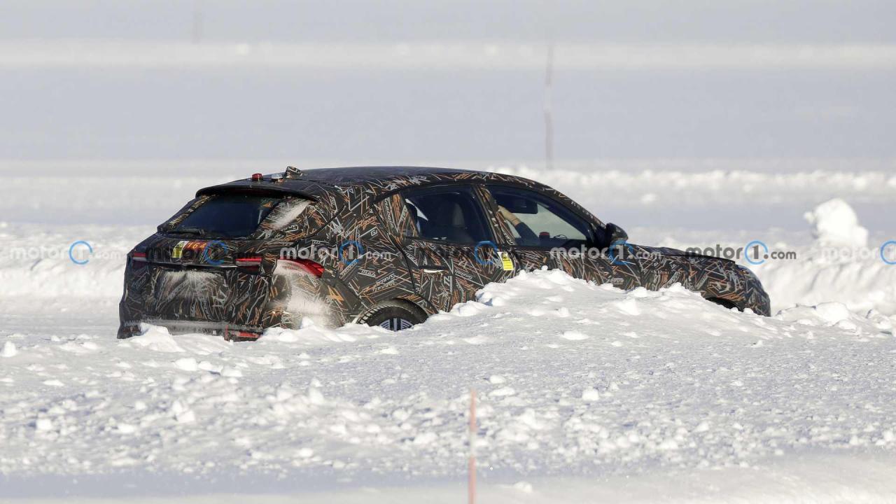 2023-maserati-folgore-grecale-spy-photo (8).jpg