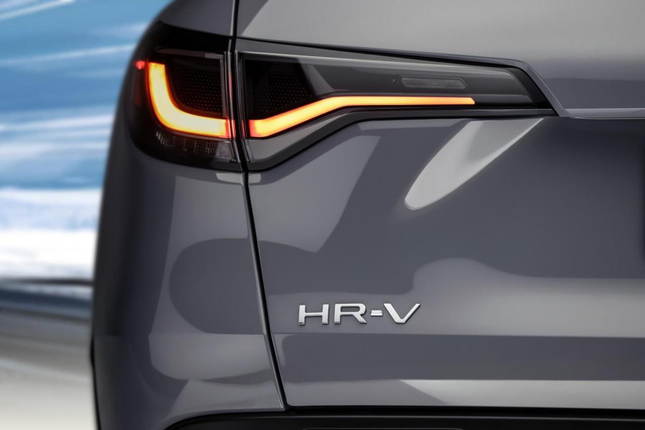 2023-Honda-HR-V-Second-Teaser.thumb.jpg.28de1657571b0eb0165ed8319fbf8efe.jpg