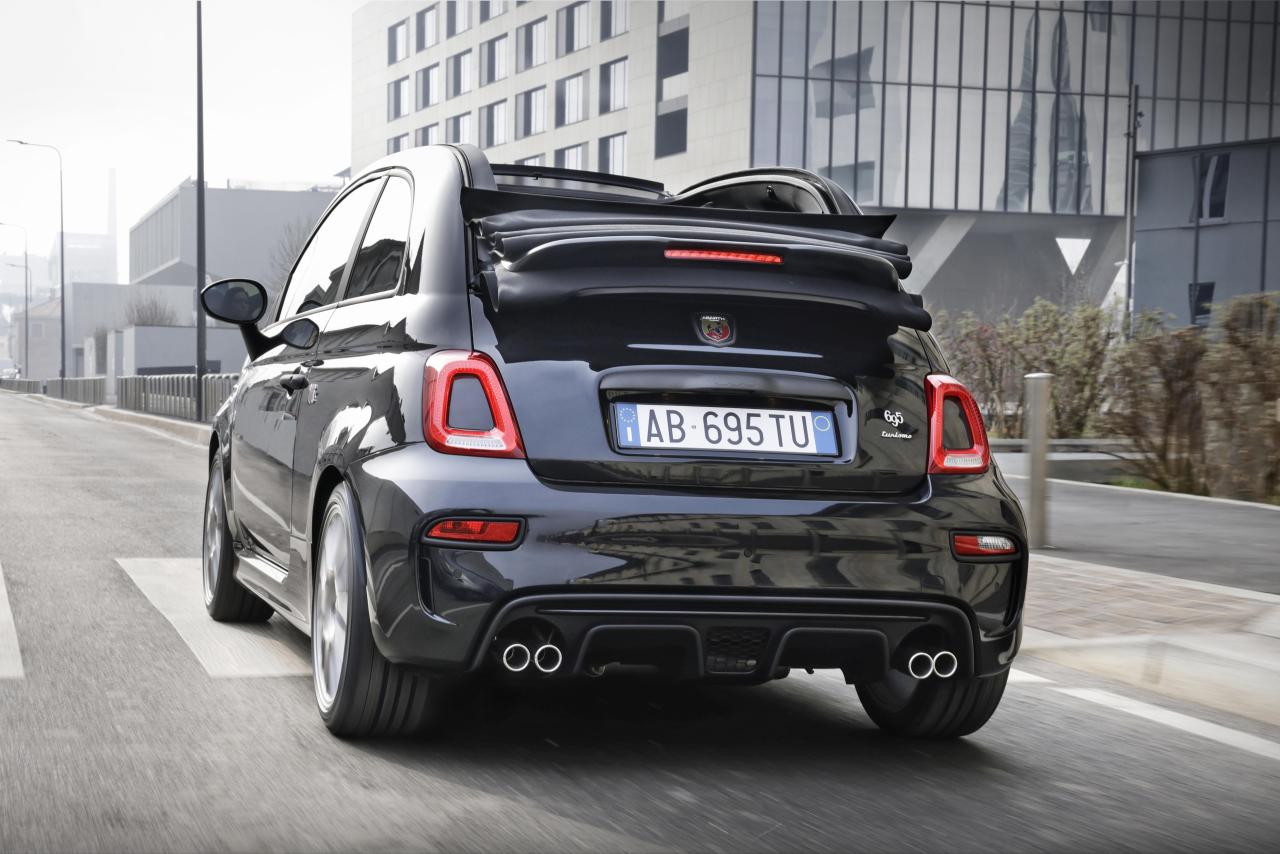 241506183_NewAbarth695Turismo(10).thumb.jpg.f98a16d5ee8a2b00d0acbbad8136fcbb.jpg