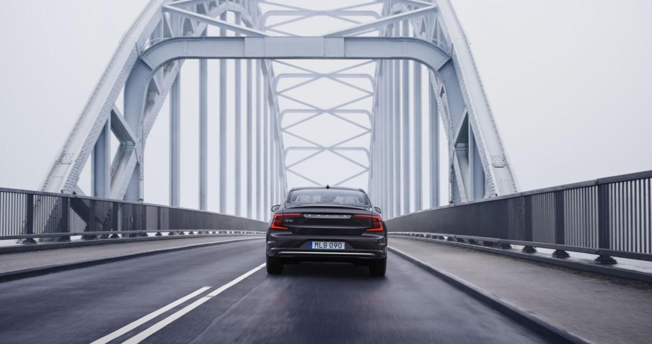 295002_S90_B6_AWD_Platinum_Grey.jpg