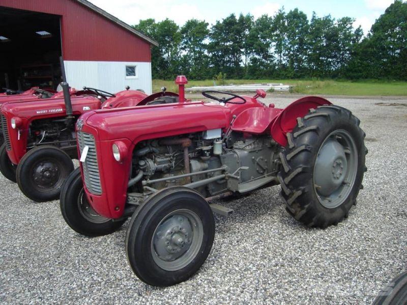 354843996_MasseyFerguson35.jpg.bcec8e224b23237e67e4a7d238ac56ee.jpg