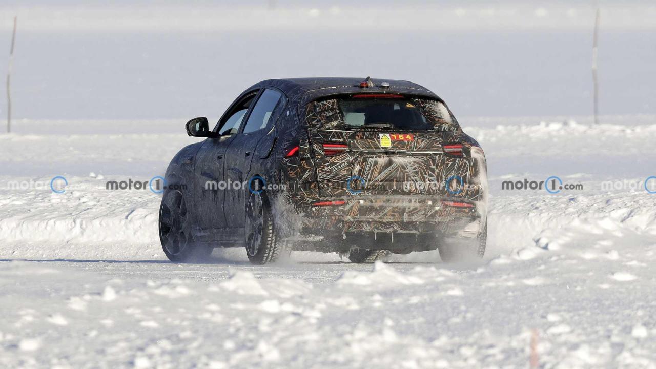 2023-maserati-folgore-grecale-spy-photo (14).jpg