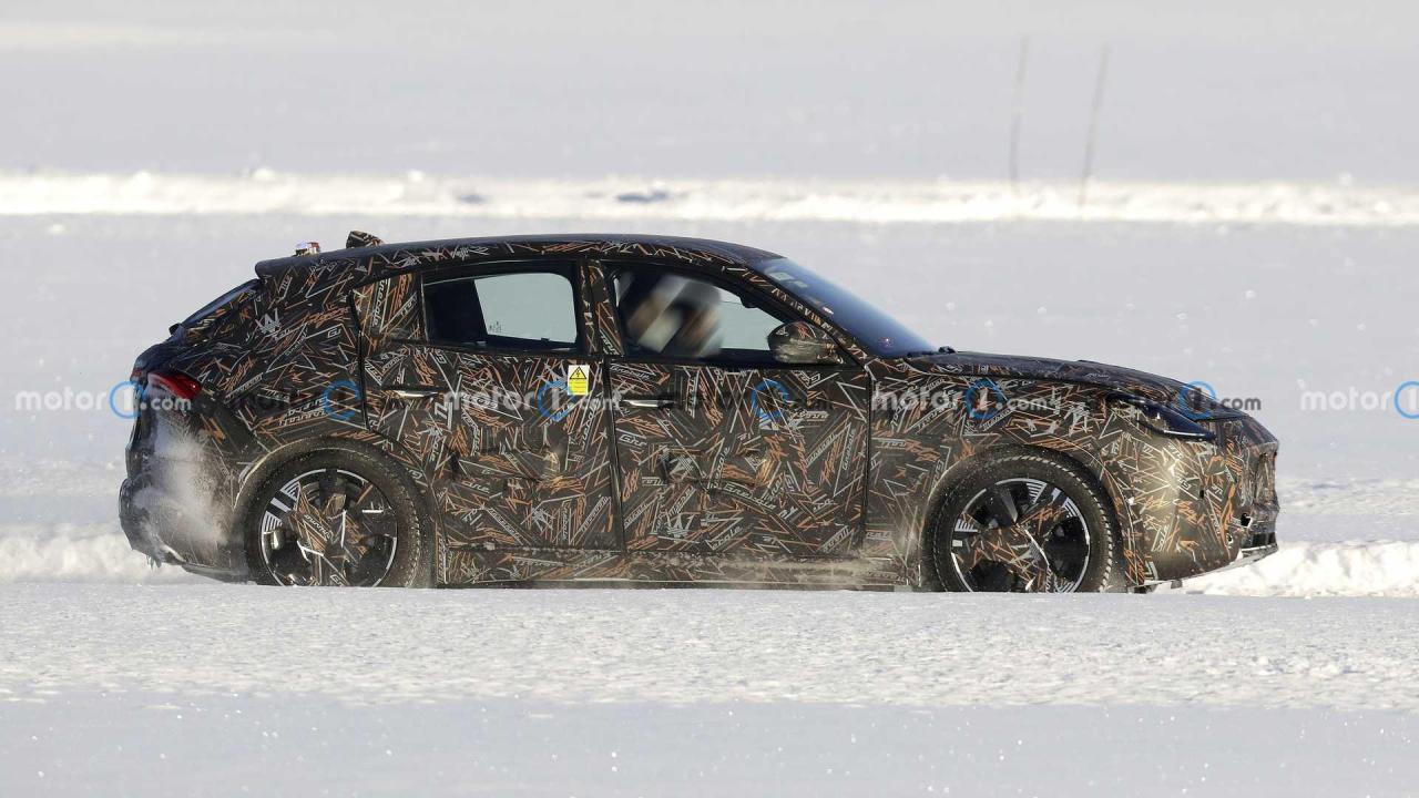 2023-maserati-folgore-grecale-spy-photo (6).jpg