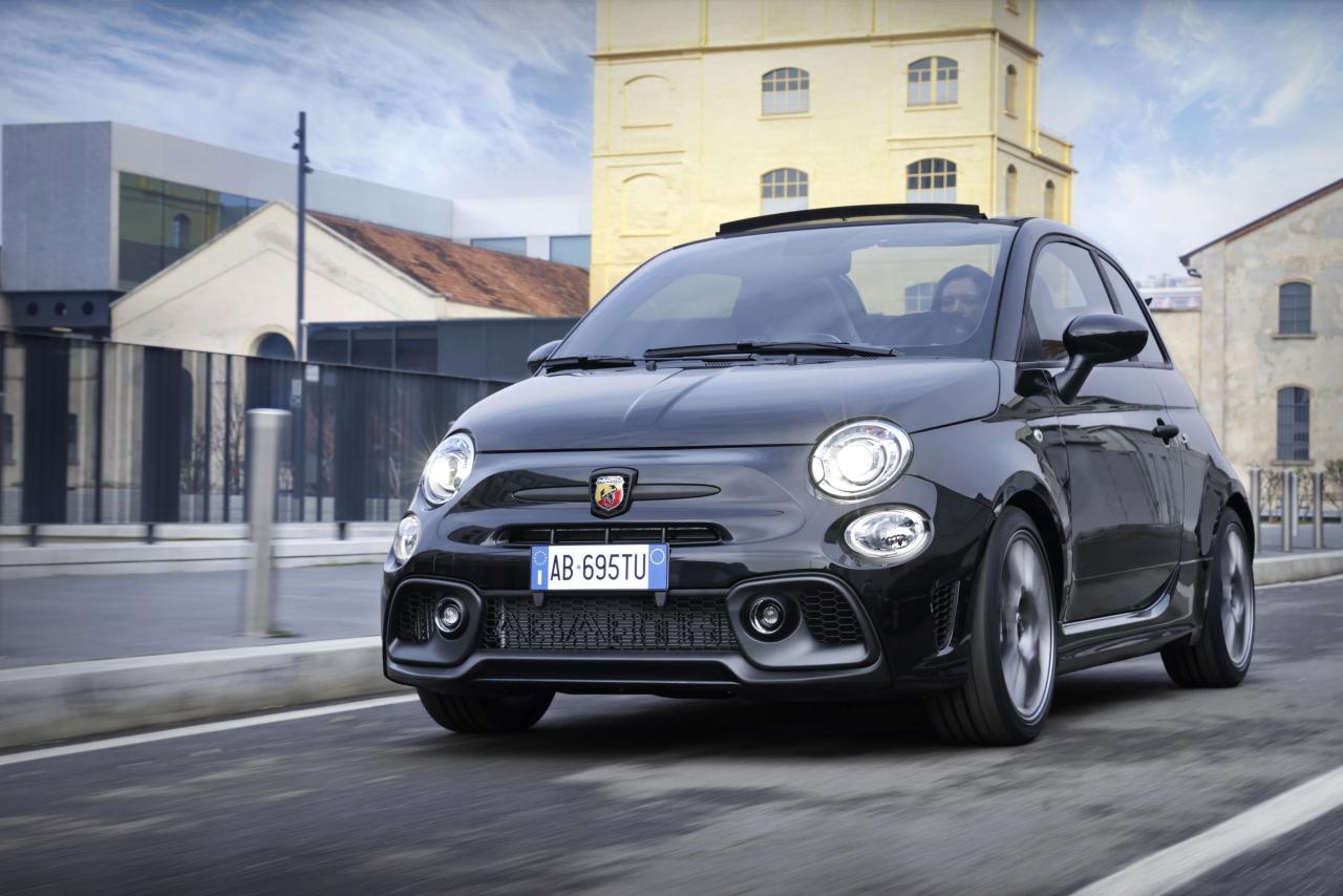886040790_NewAbarth695Turismo(3).thumb.jpg.536a096846afe56a01df5c0542643d01.jpg
