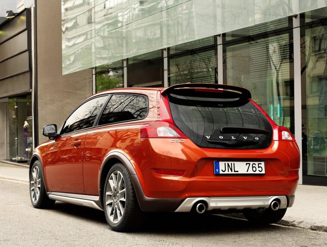 volvo_c30_03_1.thumb.jpg.9852360b6a97f95f1858dfe11866973e.jpg