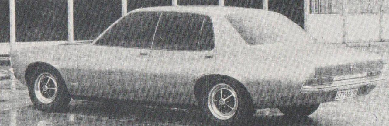 11 - Maquette asimmetrica variante Commodore (sempre estate-autunno 1968).jpg