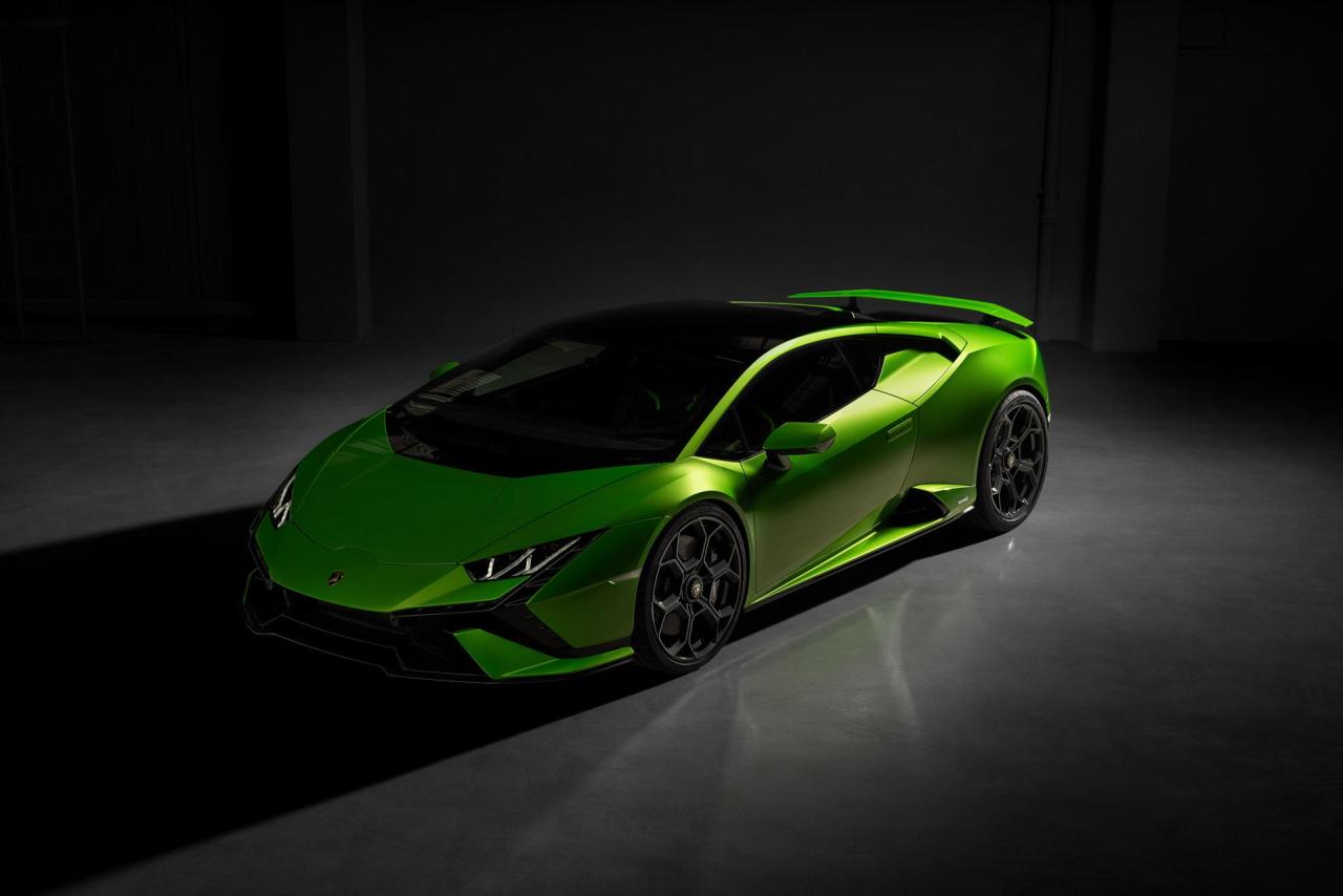 2022-Lamborghini-Huracan-Tecnica-00010.jpg
