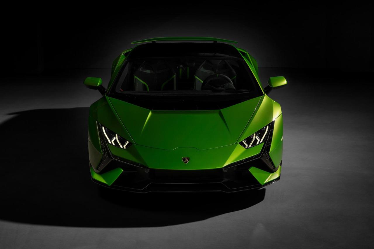 2022-Lamborghini-Huracan-Tecnica-00011.jpg
