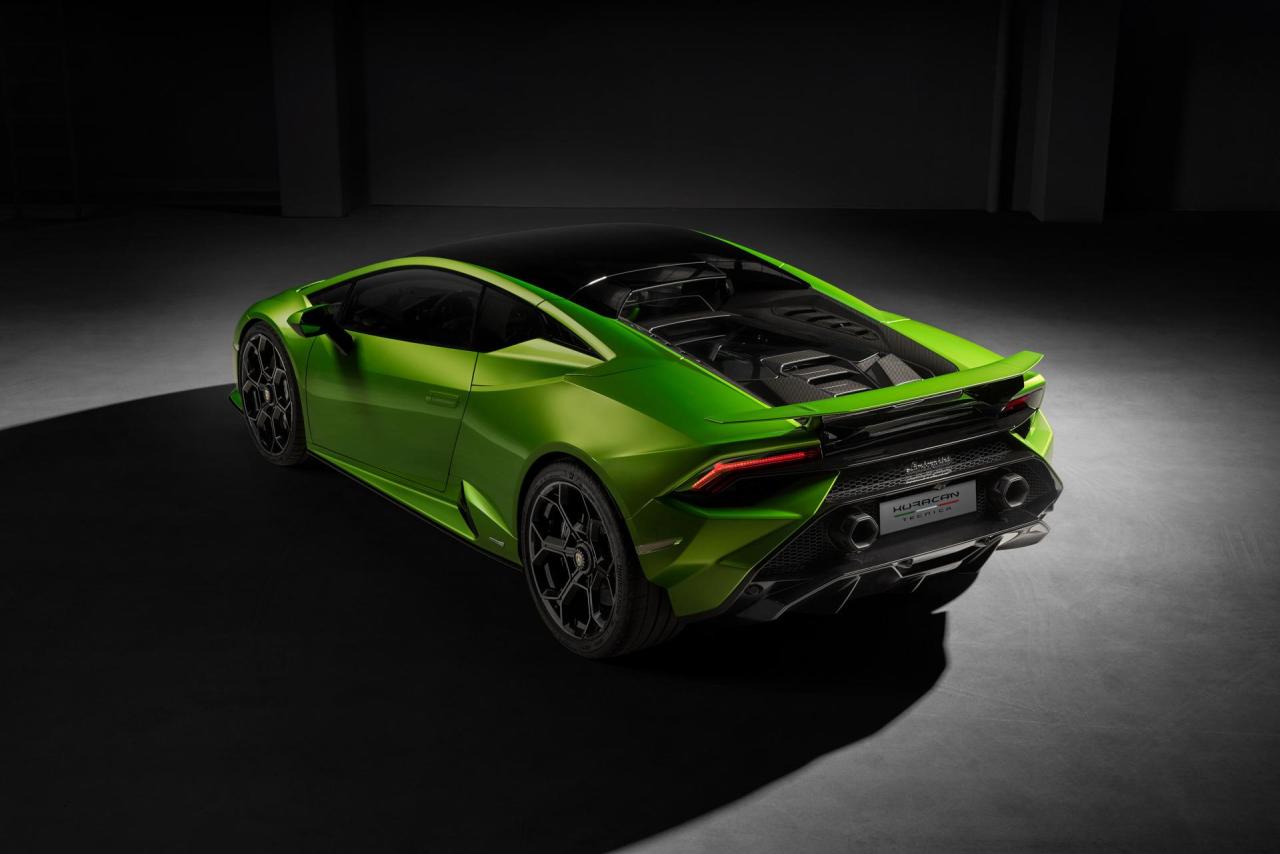 2022-Lamborghini-Huracan-Tecnica-00016.jpg