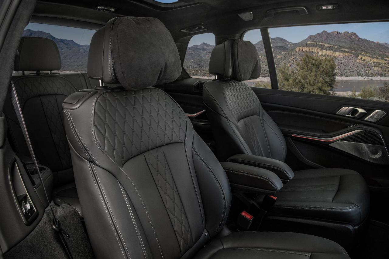 2023-BMW-X7-110.jpg