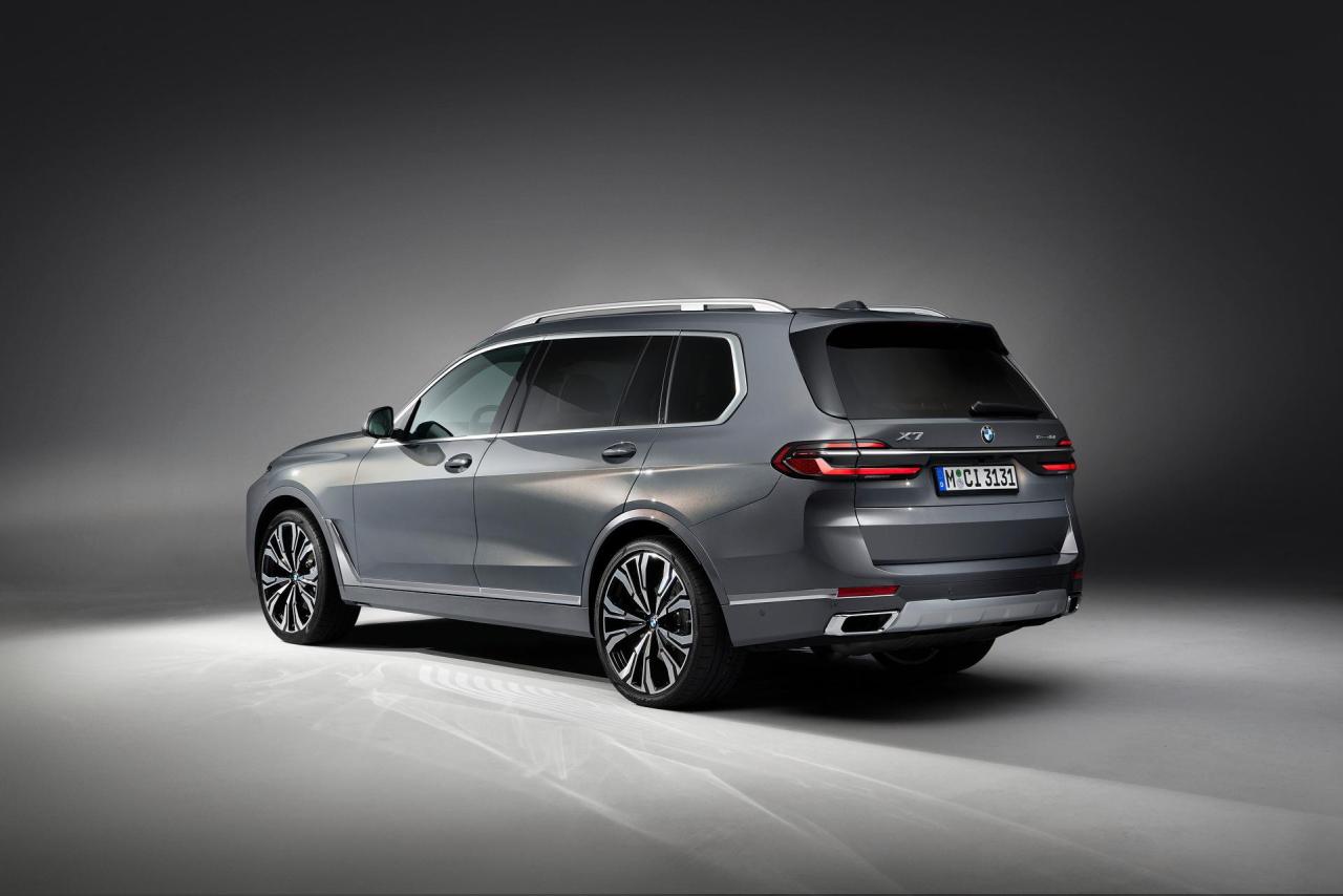 2023-BMW-X7-115.jpg