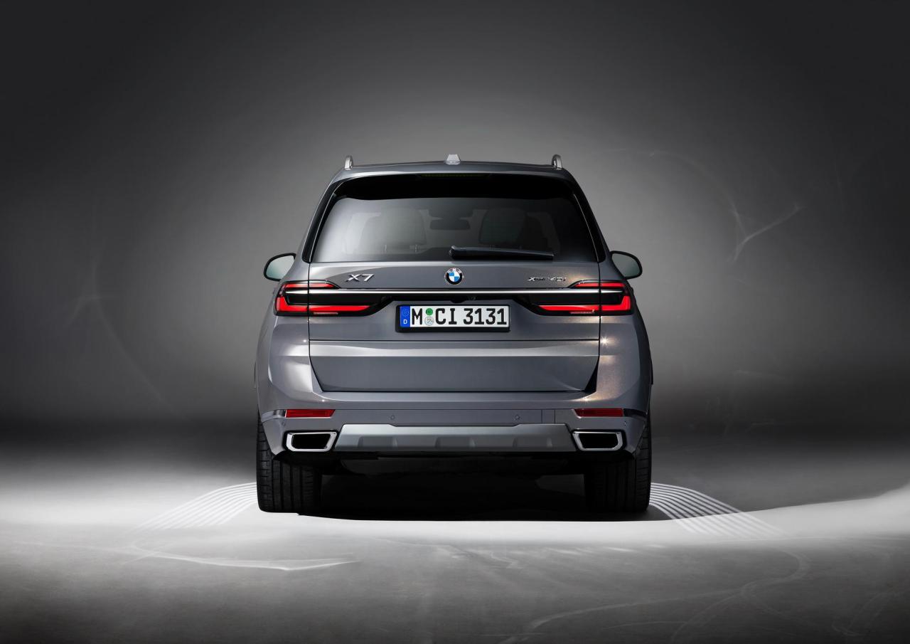2023-BMW-X7-117.jpg
