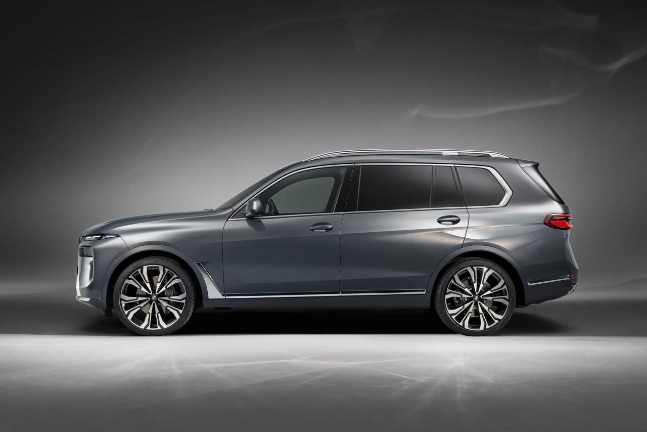 2023-BMW-X7-118.jpg