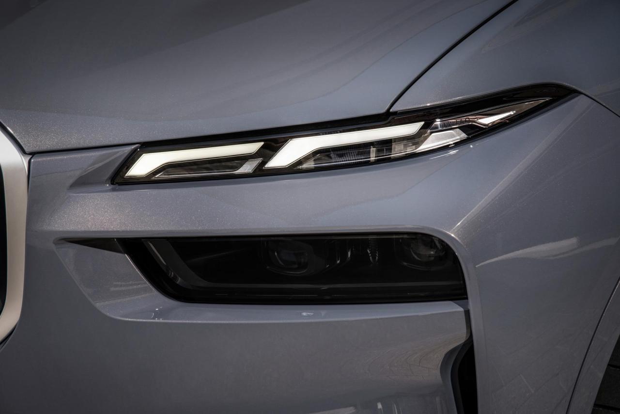 2023-BMW-X7-19.jpeg