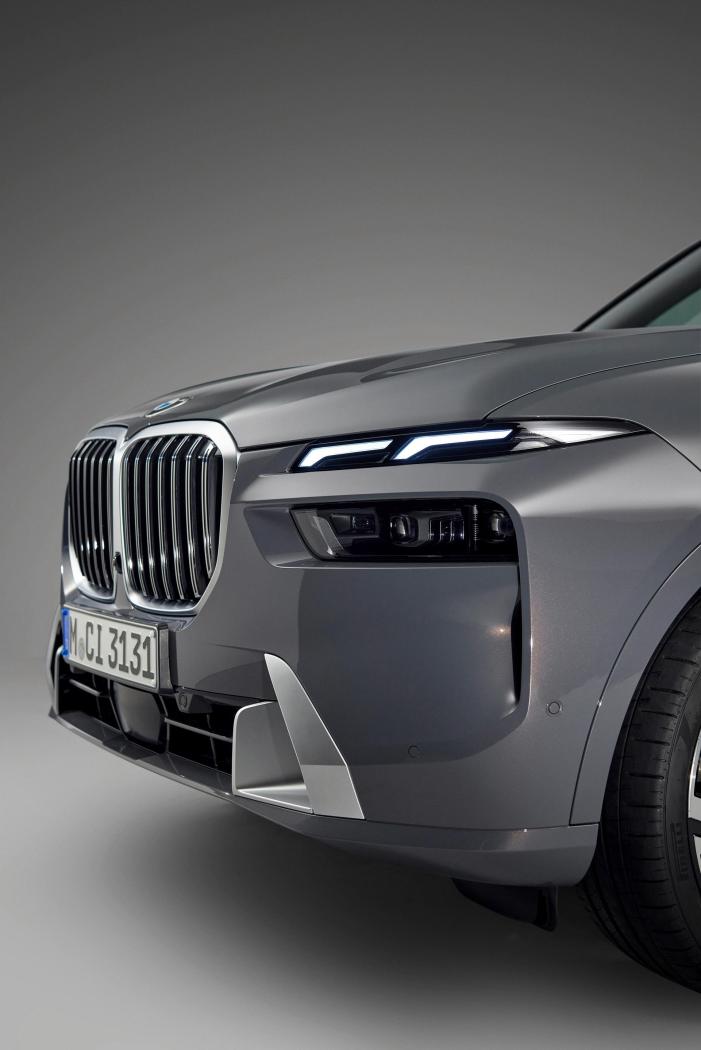 2023-BMW-X7-24.jpeg