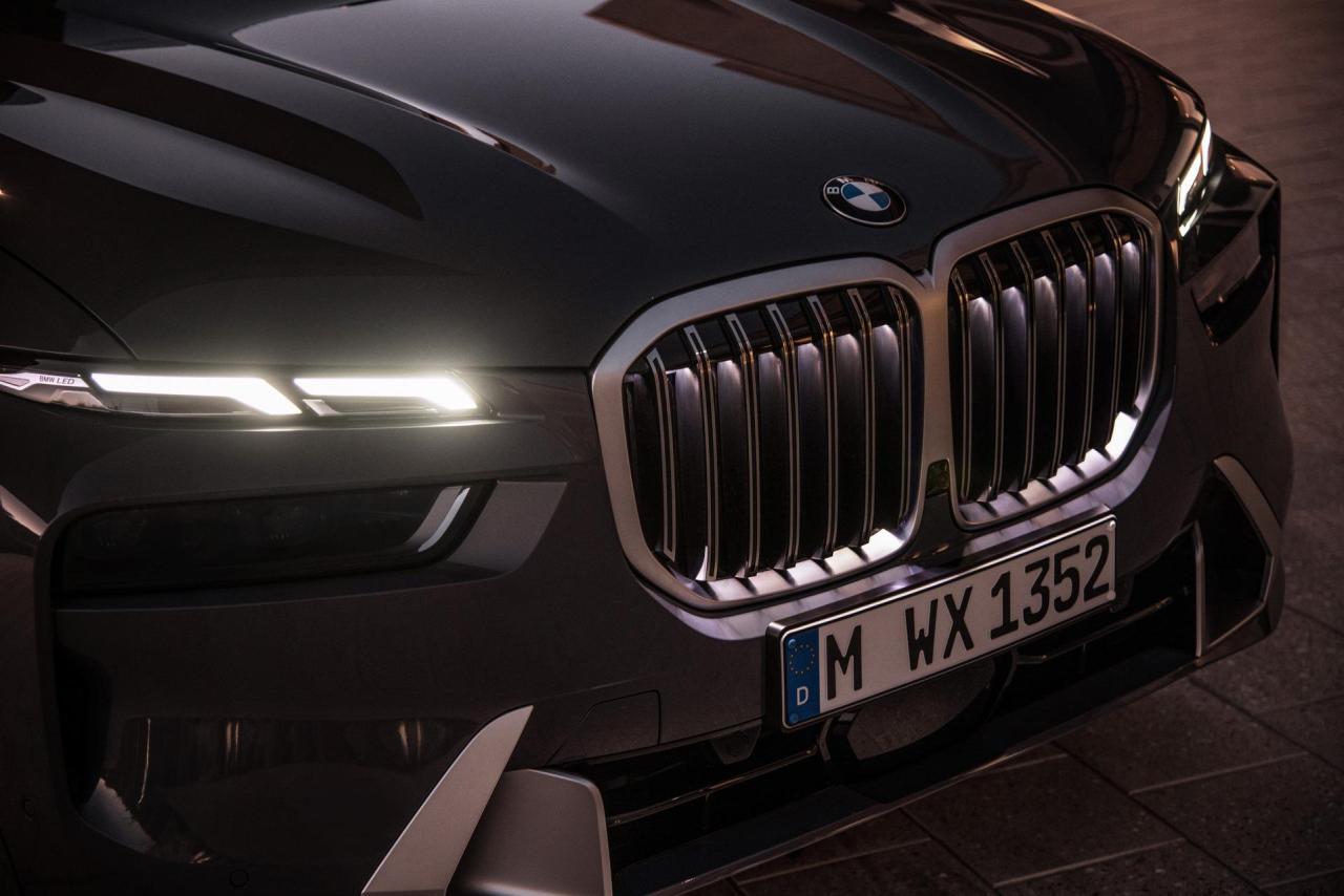 2023-BMW-X7-26.jpeg